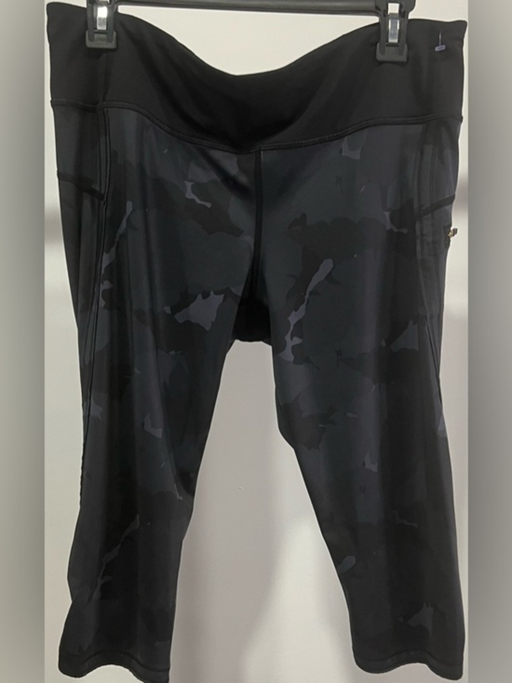 Camo Lululemon Capri Cropped Yoga Leggings Size 12 Camouflage